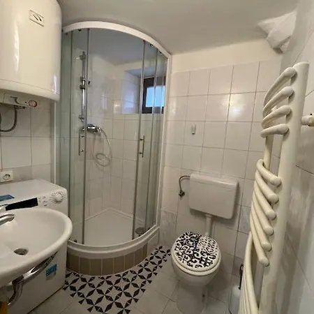 Апартаменты Bluestar For 4 People With A Kitchen And Free Parking